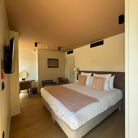 Hotel Domaine De 4*